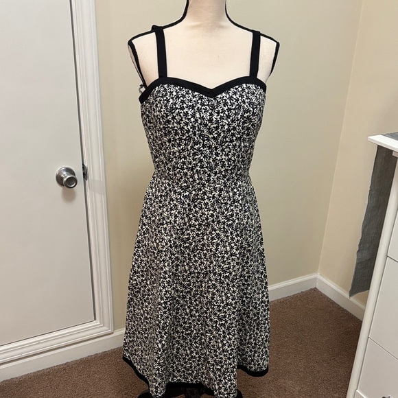 Dress Barn Dresses & Skirts - Dress Barn Black and White Patterned Midi Dress with removable straps size 8